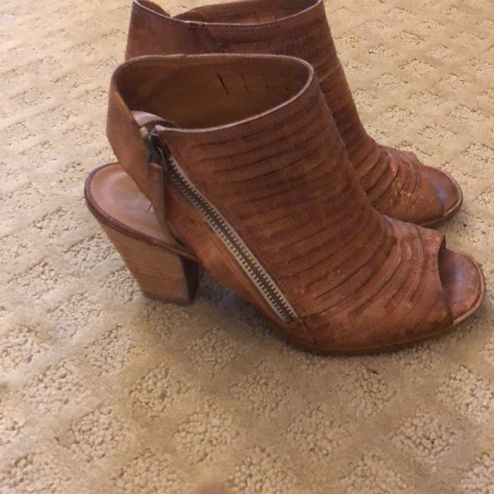 Showtime/Booties - Picture 2 of 3